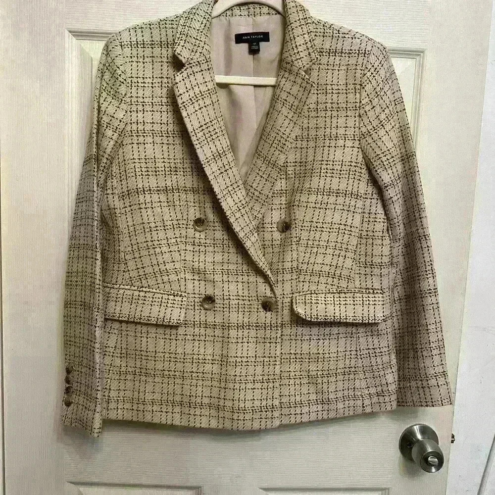 Ann Taylor The Tailored Double Breasted Blazer in Tweed Size 12P black and cream
